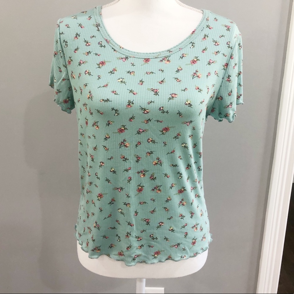 🆕 Pink Rose Short Sleeve Top